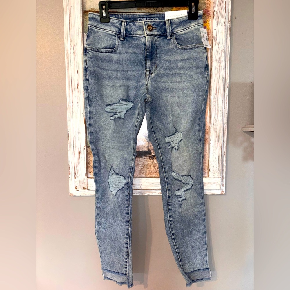 Maurices High-Rise NEW Distressed Jeans Stretch Size 6 Short Raw Hem